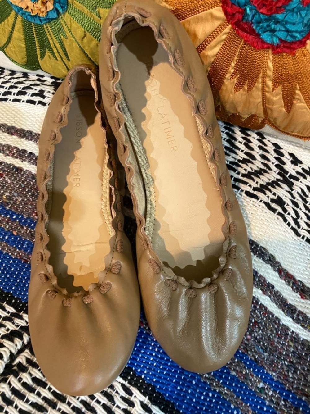 Gibson Latimer Scalloped Edge  Ballet Flats in Tan